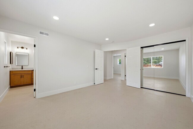 Building Photo - 19022 Summerfield Ln