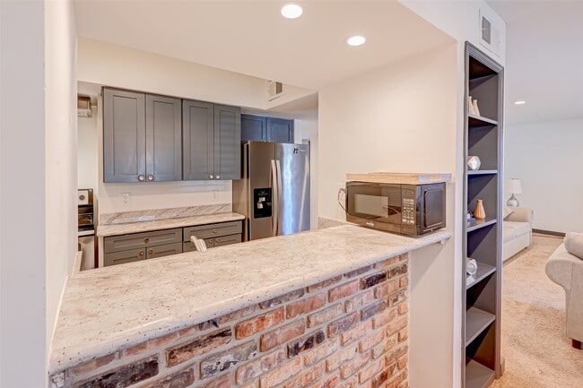 Building Photo - 5863 Inwood Dr