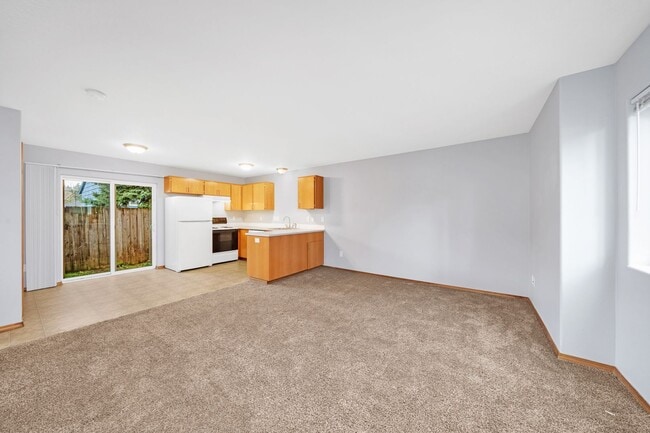 Building Photo - 99th Ave Tri-Plex-AT-4518