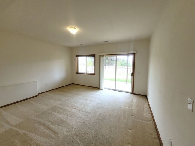 Building Photo - Charming Split-level 4 Bedroom Home - E Mc...