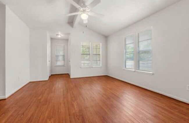 Building Photo - 3401 Timberline Ct