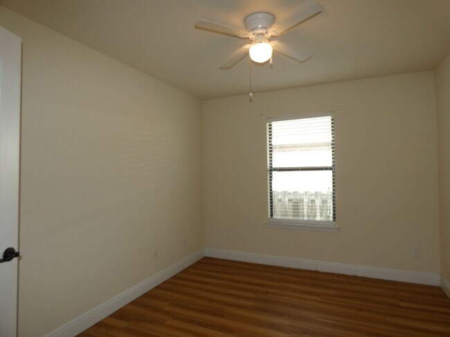 Building Photo - Charming 3-Bedroom Home