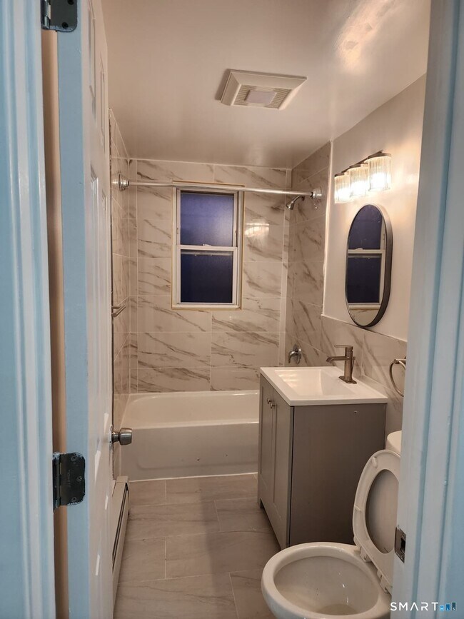 Building Photo - 23 King St