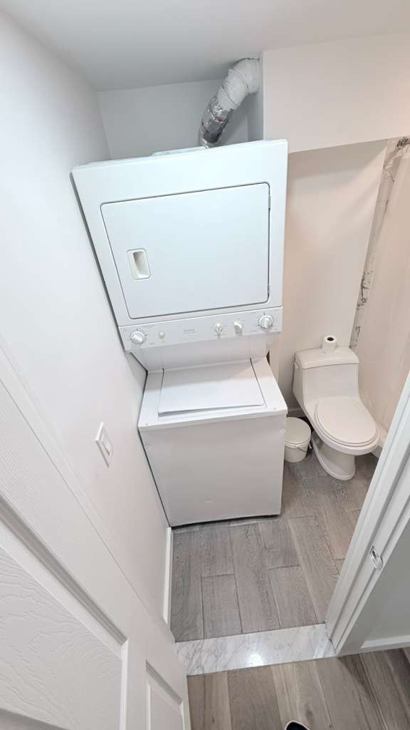 Building Photo - 5956 Hasbrook Ave