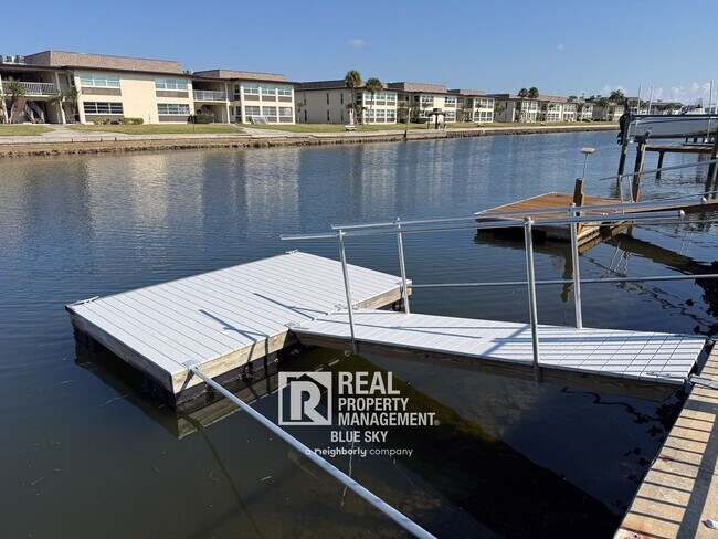 Building Photo - 4717 Floramar Terrace