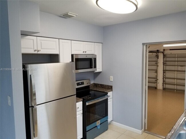 Building Photo - 949 NW 10th St