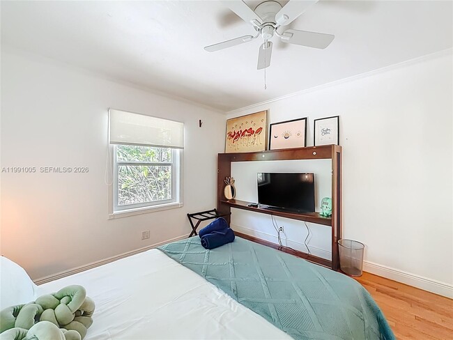 Building Photo - 1419 NE 4th Ct