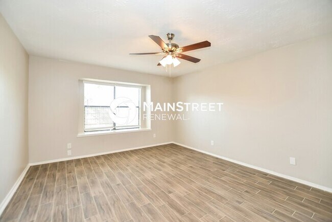 Building Photo - 4 Bedroom Pet-Friendly Home in Mesquite, TX with Main Street Renewal