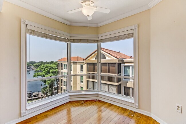 Building Photo - 204 Quayside Cir