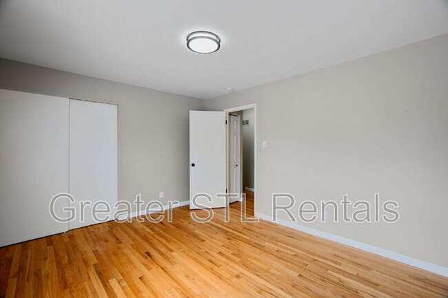 Building Photo - 2115 Campus Dr