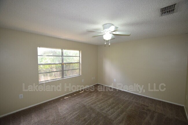 Building Photo - 1204 Honeytree Ln W