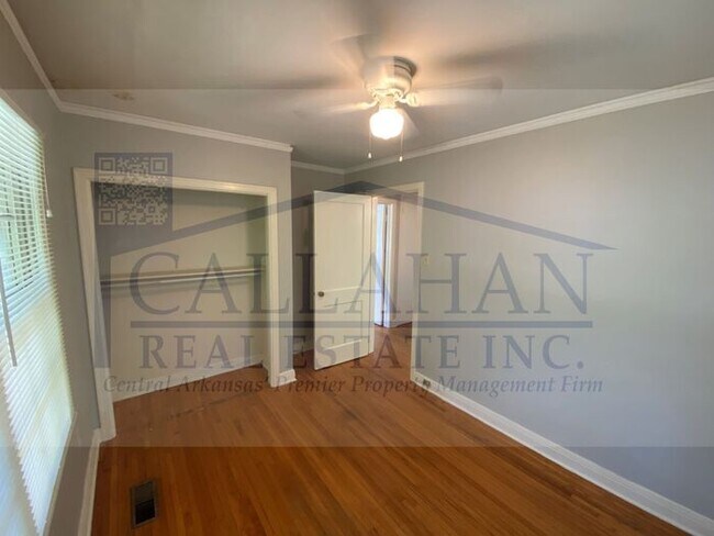 Building Photo - Park Hill 2 Bedroom Duplex