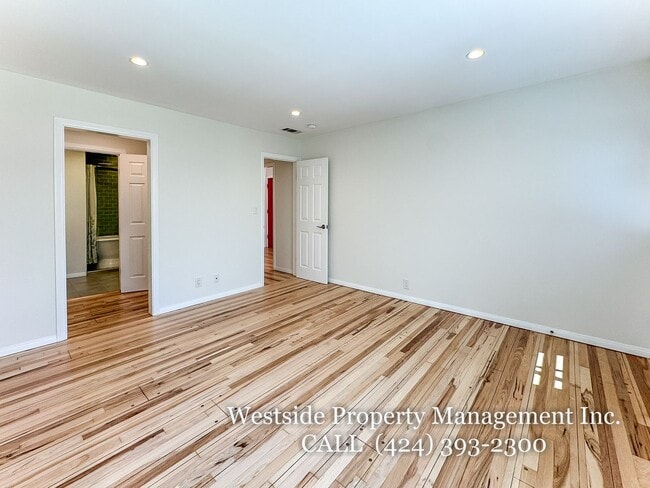 Building Photo - 846 Stanford St