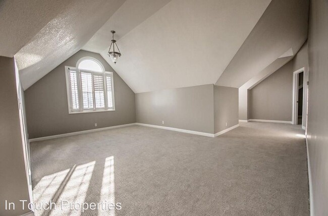 Building Photo - 5 br, 3.5 bath House - 3964 Kinderlou Forest