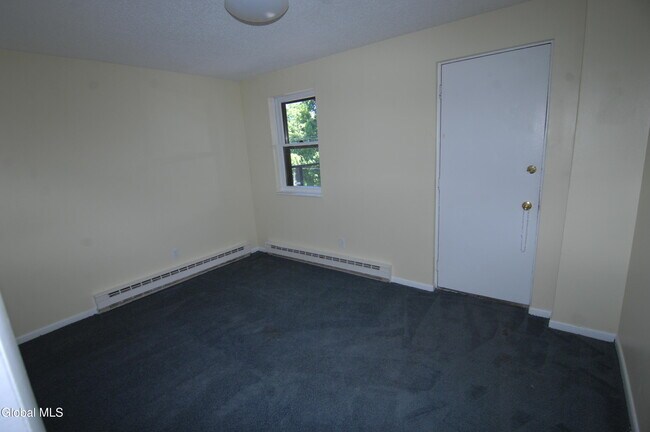 Building Photo - 128 Milton Ave