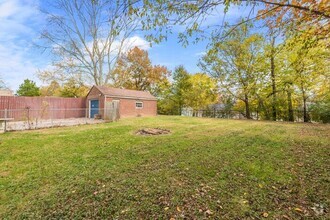 Building Photo - Gorgeous home in North Knoxville.