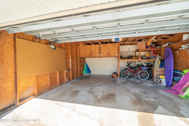 Building Photo - 4570 Ocean Beach Blvd