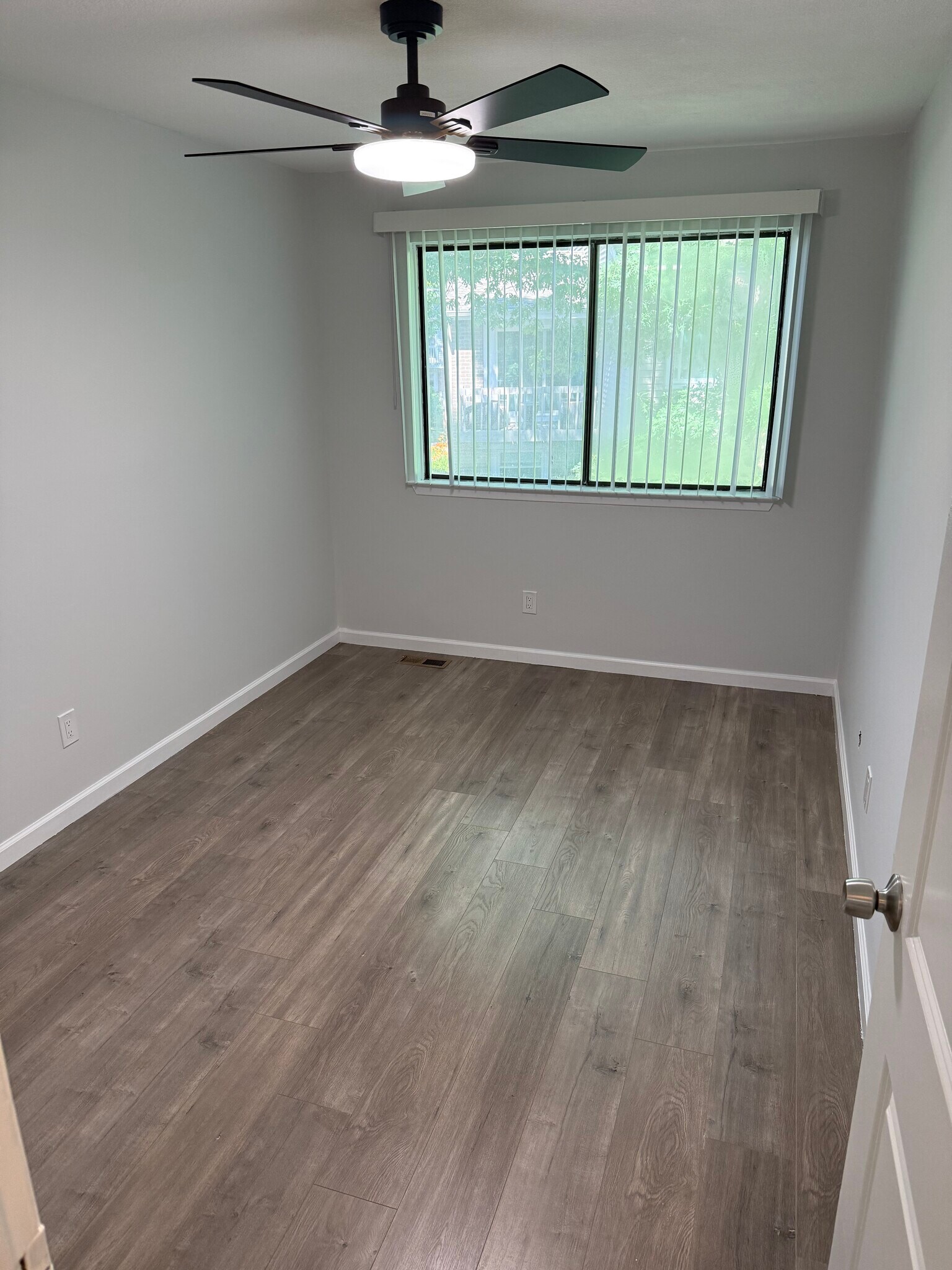 Building Photo - 203 Springmeadow Dr
