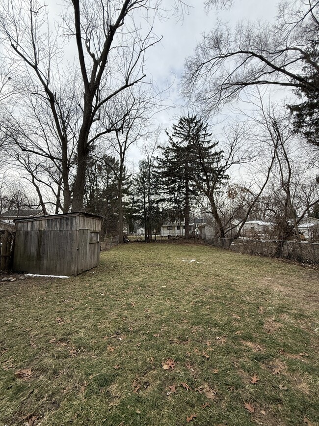 Building Photo - 821 Hazard Ave