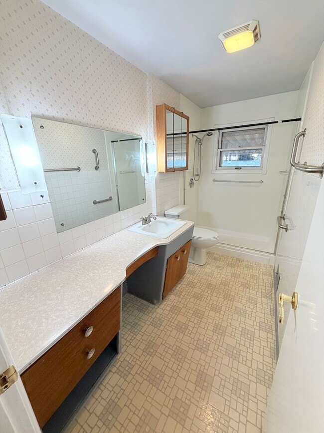 Building Photo - 2903 W Princeton Ave