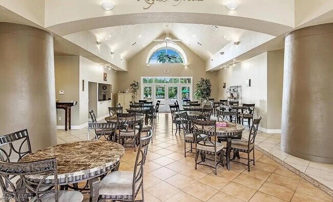 Building Photo - 11530 Villa Grand