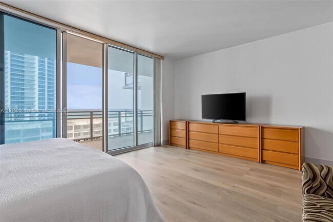 Building Photo - 3535 S Ocean Dr