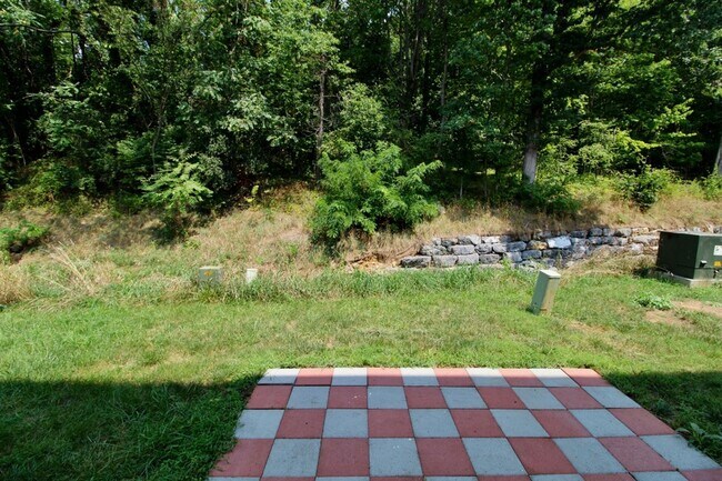 Building Photo - 1216 Mountain View Dr
