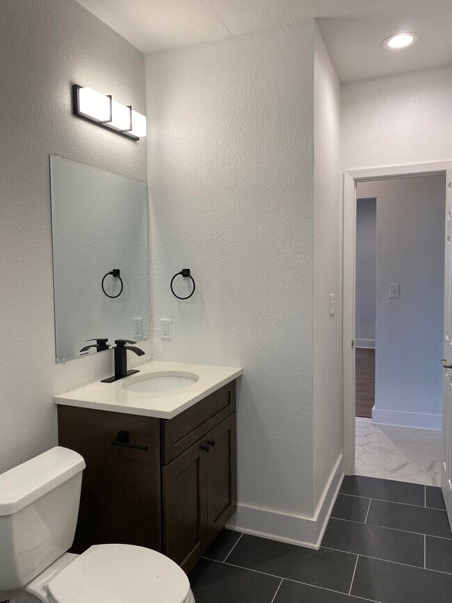 Building Photo - 500 Capitol Dr