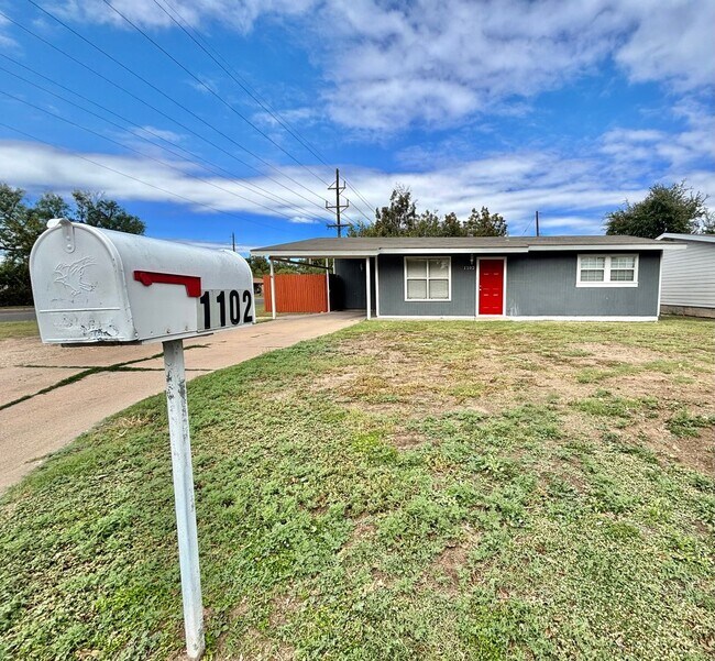 Building Photo - NOW AVAILABLE - Spacious 3-Bedroom Home + Fenced Backyard & Storage Building!