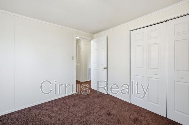 Building Photo - 1924 Zinzer Rd