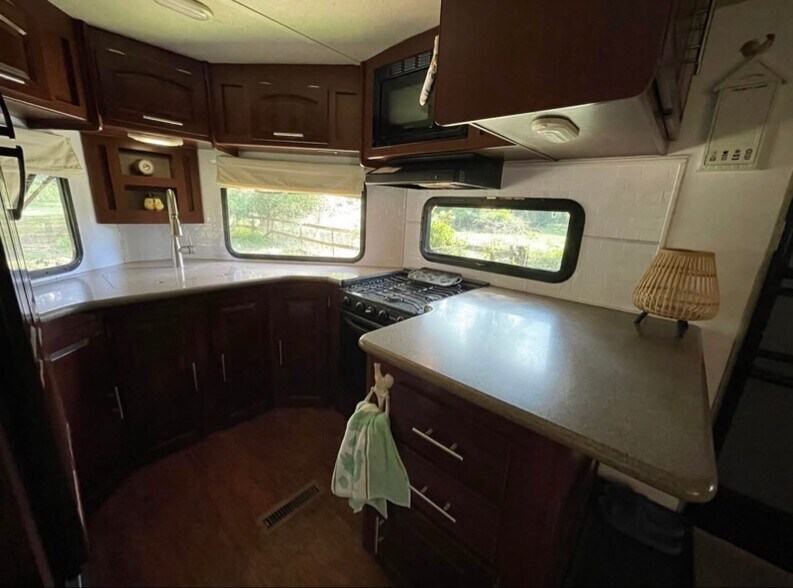 Building Photo - 2750 Lent Rd