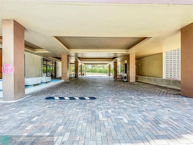 Building Photo - 2000 S Ocean Blvd
