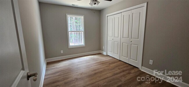 Building Photo - 121 Holly Spgs Ct