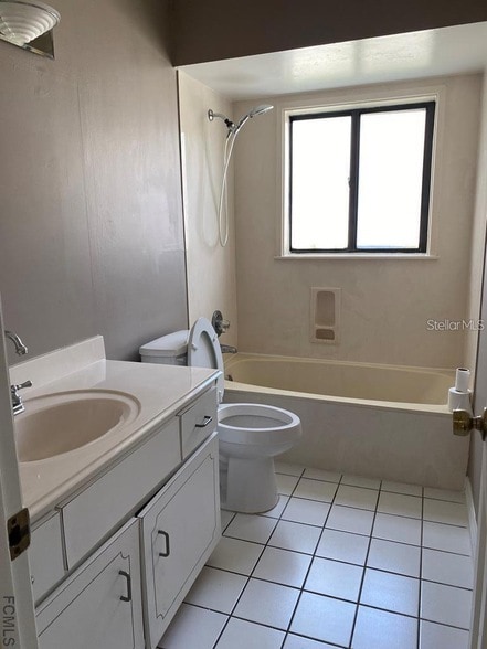 Building Photo - 250 Coral Reef Ct N
