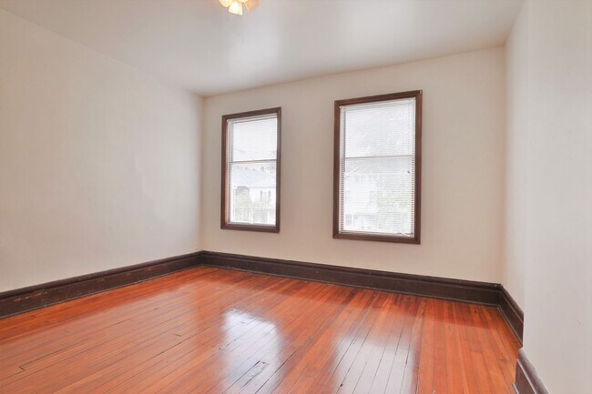 Building Photo - 5 Bedroom Right off of High St - OSU Campus