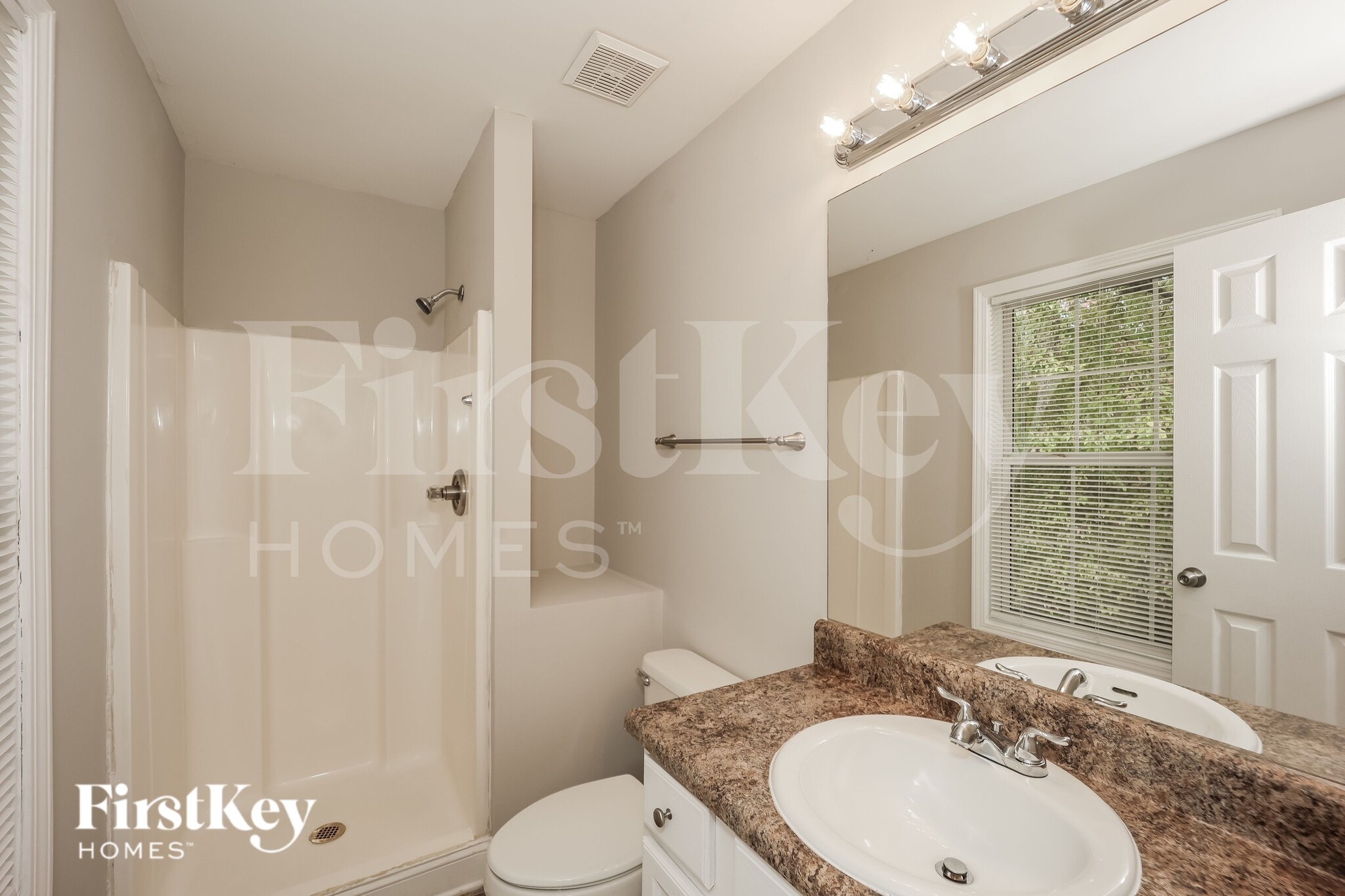 Building Photo - 73 Pine Shadows Ct