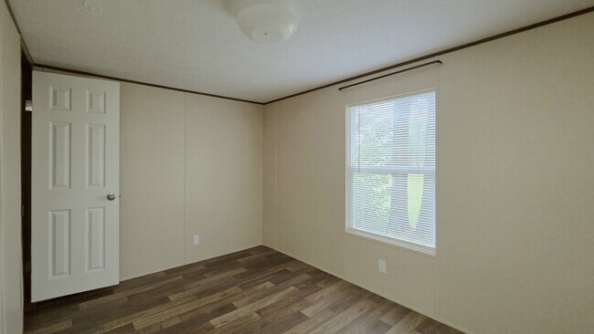 Building Photo - 1160 Sioux Swamp Dr