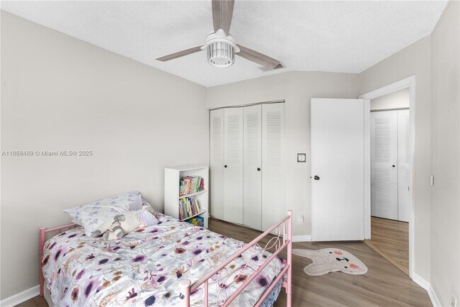 Building Photo - 10931 SW 10th Pl