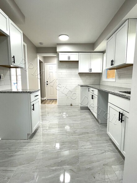 Building Photo - 20201 Grandville Ave