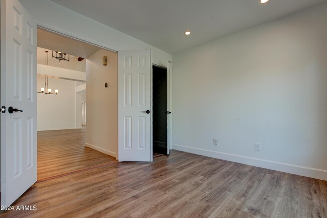 Building Photo - 1945 E Velvet Dr