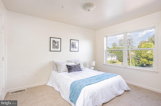 Building Photo - 5237 Crowson Ave