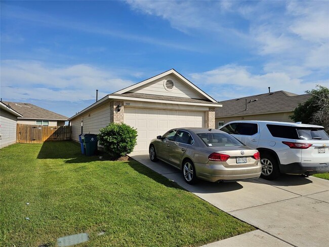 Building Photo - 3503 Batson Dr