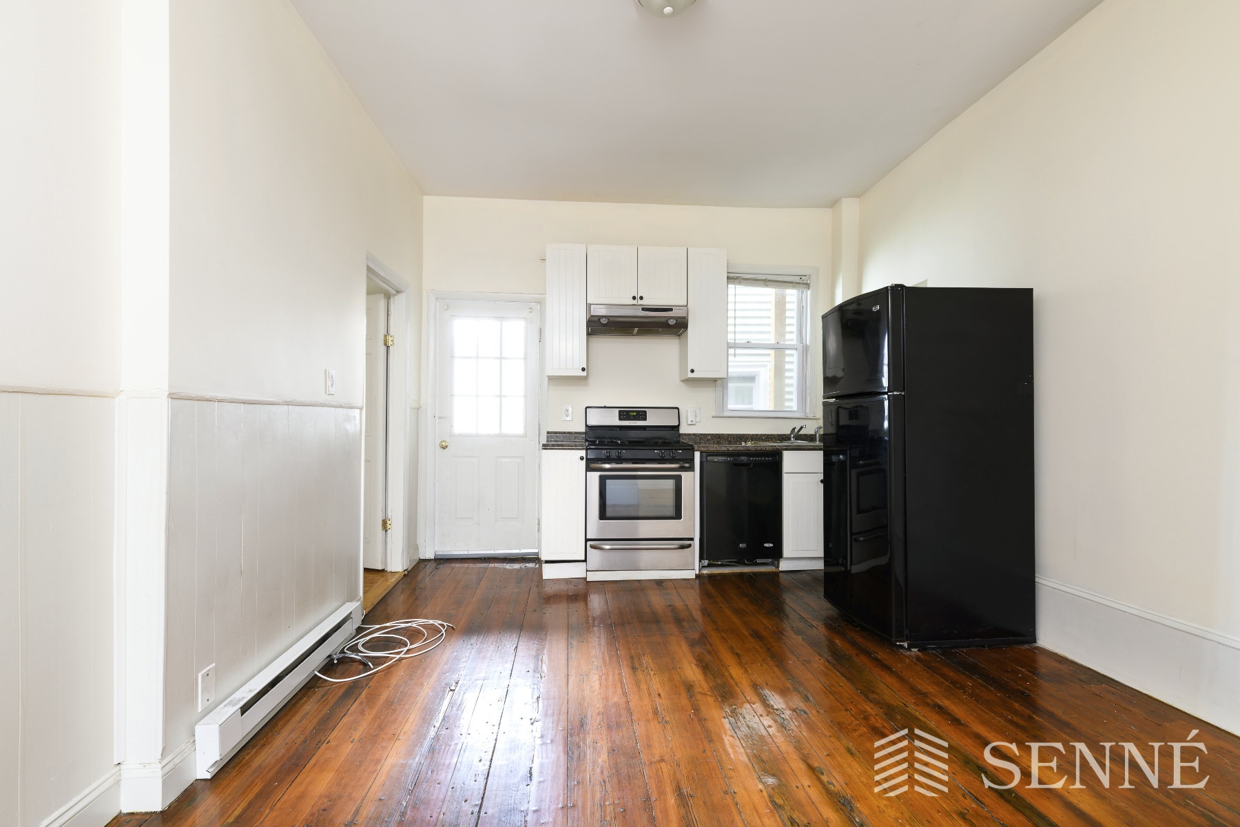 Building Photo - 1099 Cambridge St