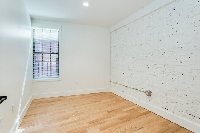 Building Photo - 282 North St