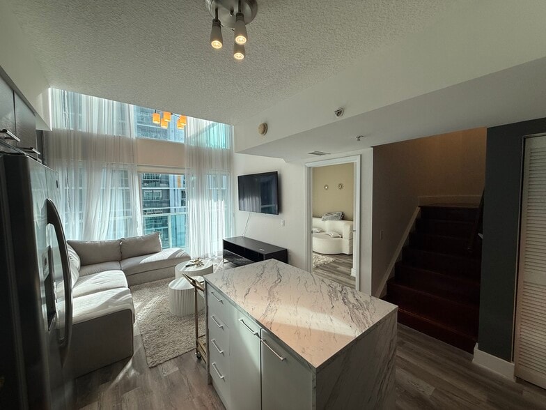 Building Photo - 31 SE 5th St