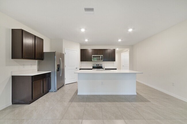 Building Photo - 296 Hickory Crse Trl