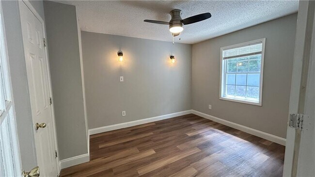 Building Photo - 1212 Utoy Springs Rd SW