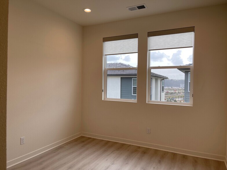 Building Photo - 3032 Marquee Way
