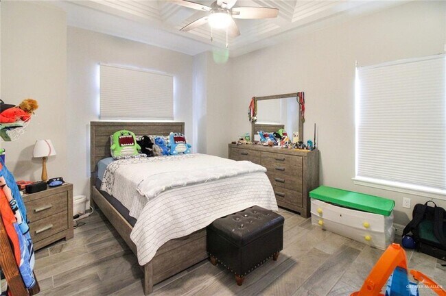 Building Photo - 24 Water Lily Ave