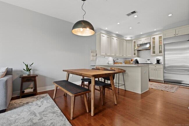 Building Photo - 77 Havemeyer Ln